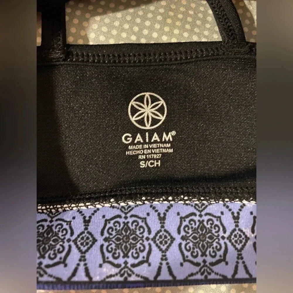 Gaiam yoga sports bra. Size Small - Picture 4 of 5